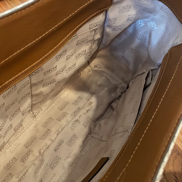 Michael Kors purse - Picture 3 of 4